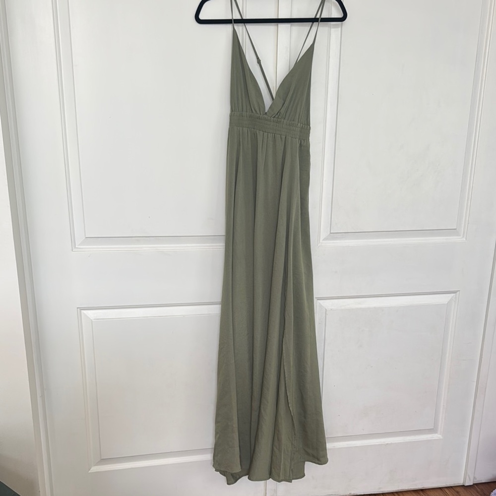 Chic Sage Green Maxi Dress